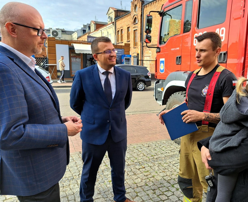 Pilna akcja ratunkowa na A2! Nikoś nie oddychał i był siny. Gdyby nie jego pomoc, doszłoby do tragedii