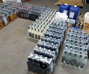 13 osób zatruło się alkoholem. Tak wyglądają bimbrownie w Polsce 