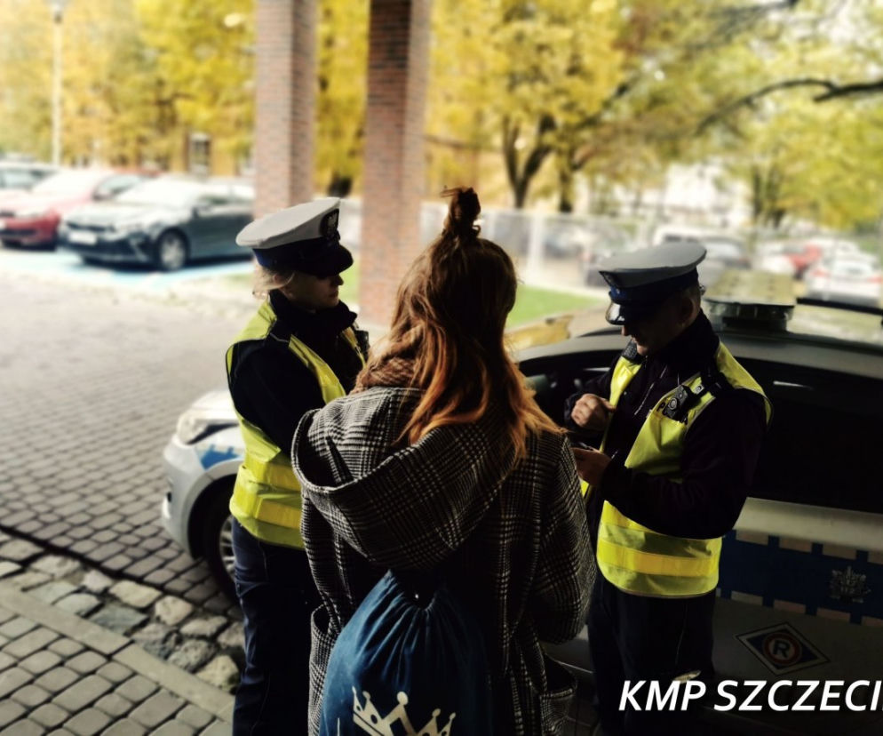Była poszukiwana. Wpadła, gdy przechodziła przez jezdnię