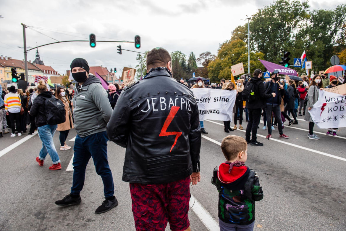 Strajk Kobiet: Protest w Gdańsku! Policja użyła gazu. 4 osoby zatrzymane [ZDJĘCIA]