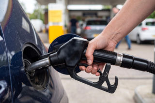 Hurtowe ceny paliw 16.07.2026. Kolejna fala drastycznych podwyżek w rafineriach, diesel ostro w górę