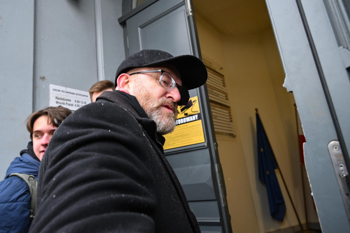 Grzegorz Braun pojawił się w prokuraturze. Nie otrzymał żadnych zarzutów