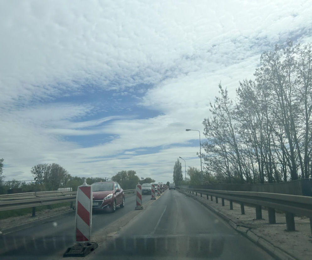 Obniżenie mostu w Koninie