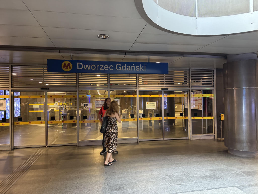 Metro znowu nie działa. Długi odcinek linii M1 wyłączony z ruchu