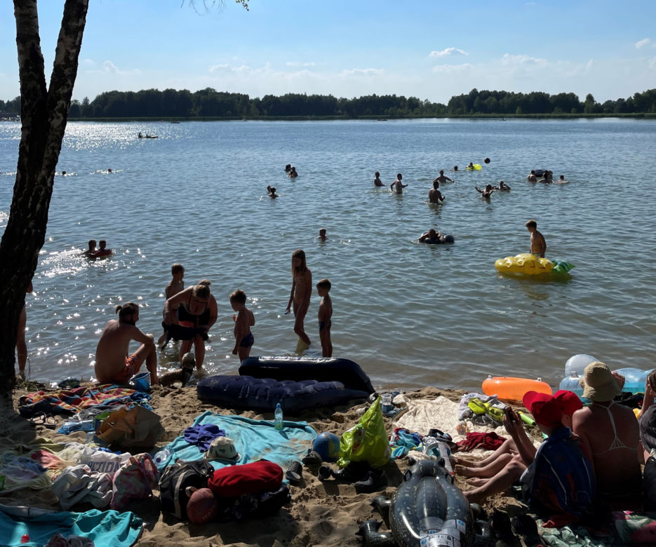 Wszyscy pojechali nad wodę! Tak wyglądała niedziela nad jeziorem Białka [ZDJĘCIA]