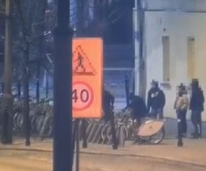 Niszczyli dla zabawy! Zdewastowali rowery miejskie i rzucali ławkami