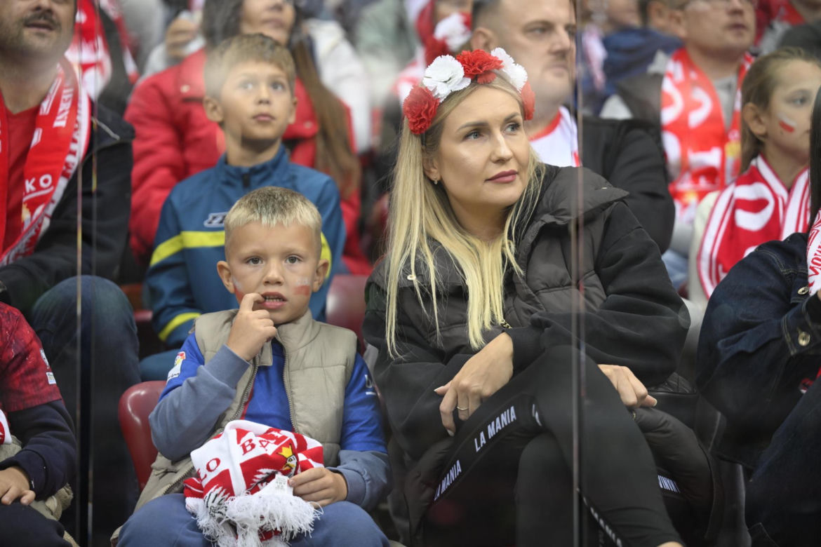 Kibice na meczu Polska - Rumunia. Znajdź się na zdjęciach z Narodowego!