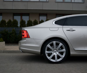 Volvo S90 D4