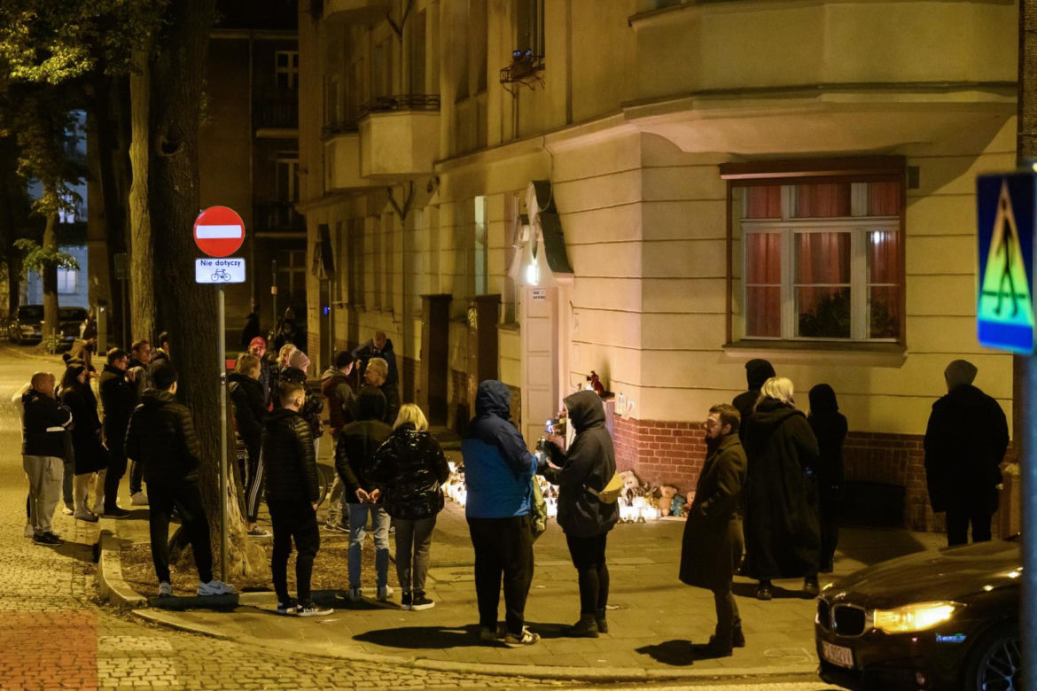 Poznań pogrążony w żałobie po morderstwie 5-latka. Tak poznaniacy żegnają ofiarę nożownika