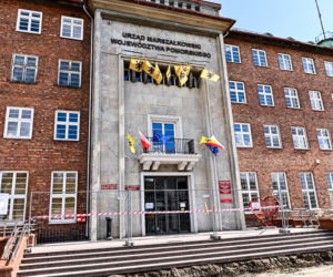 Marszałek Struk w szpitalu, urząd zamknięty [ZDJĘCIA]