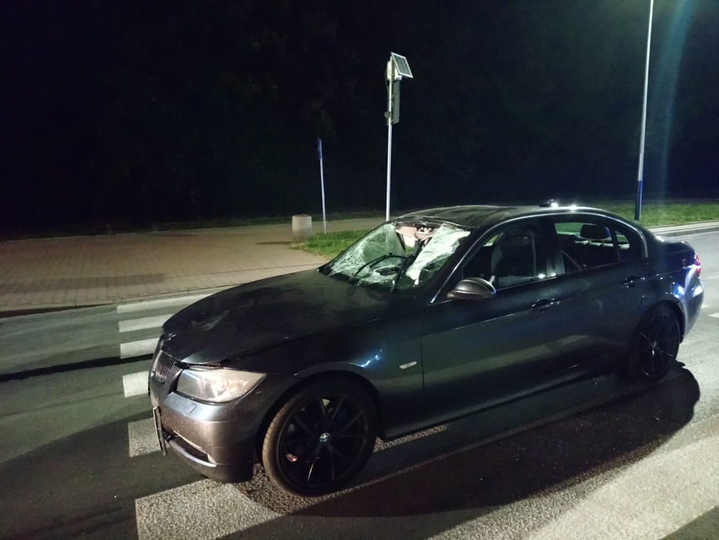 Koszmarny wypadek w Krakowie. Wbiegł wprost pod BMW, zginął na miejscu