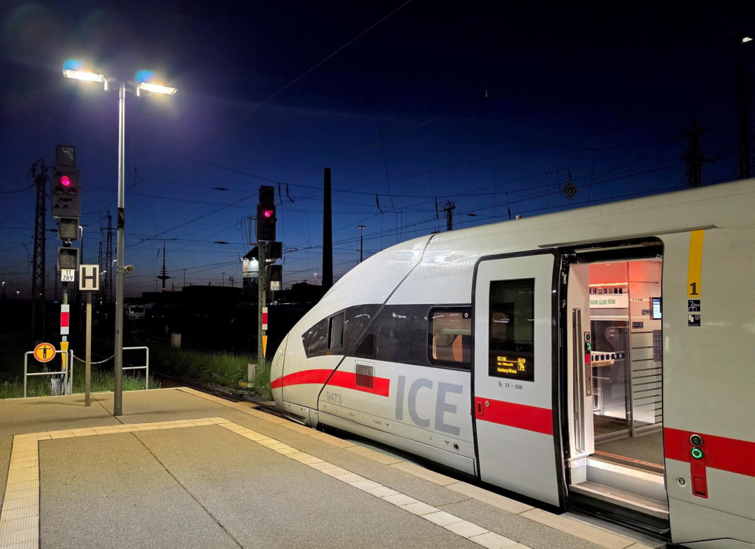 Niemcy/ Prezes Deutsche Bahn: ruch kolejowy stopniowo wraca do normy (opis) Awaria systemu łączności radiowej GSM-R wymusiła zatrzymanie wszystkich pociągów w całym kraju na czas ok. dwóch godzin