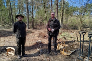 W Lesie Sekulskim rośnie już kilkaset nowych, młodych buków! Drzewa zasadzili członkowie siedleckiego samorządu i leśnicy