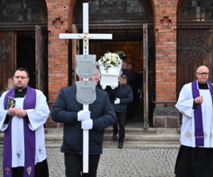Pogrzeb Weroniki i Sebastiana. Ostatnia droga rodzeństwa
