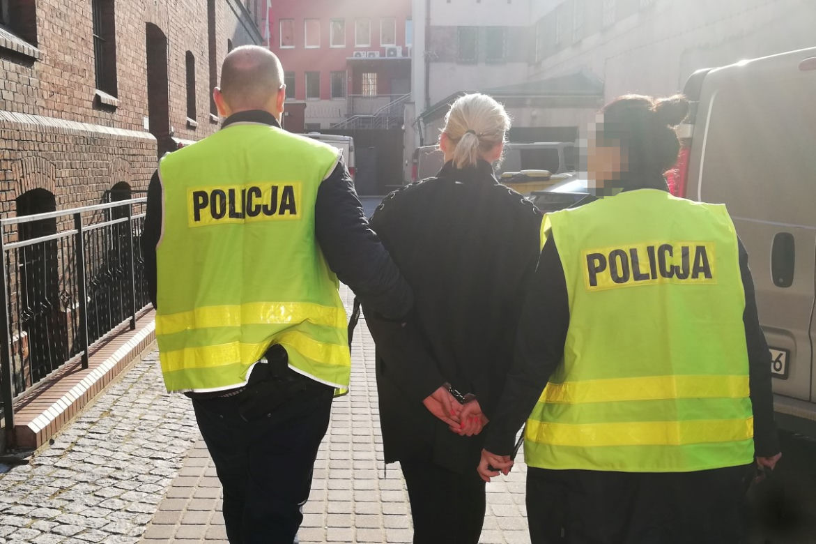 Wyłudzili ponad 800 tys. zł z unijnych dotacji. Trzy osoby są już w rękach policji [ZDJĘCIA]