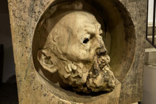 Rzeźba warta fortunę znaleziona w domu celebrytki? Zaskakujące ustalenia