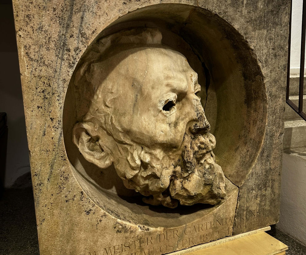 Rzeźba warta fortunę znaleziona w domu celebrytki? Zaskakujące ustalenia