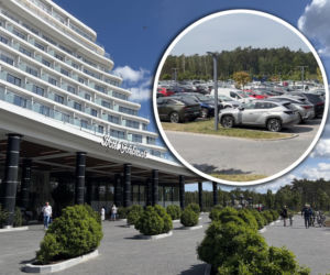 Efekt Książula w hotelu Gołębiewski w Pobierowie? Parking tonie w samochodach! 