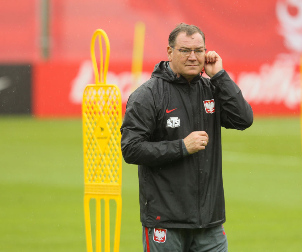 Trener Jan Urban podczas treningu reprezentacji. O kadrze na mecz z Bośnią przeczytasz na SE Supersport.
