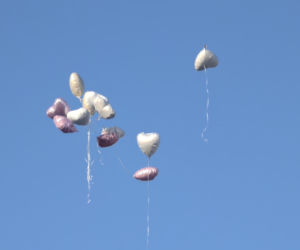 Kolorowe kwiaty okryły trumnę Anity. Wzruszające słowa księdza. Każdy z nas chciałby mieć taki pogrzeb