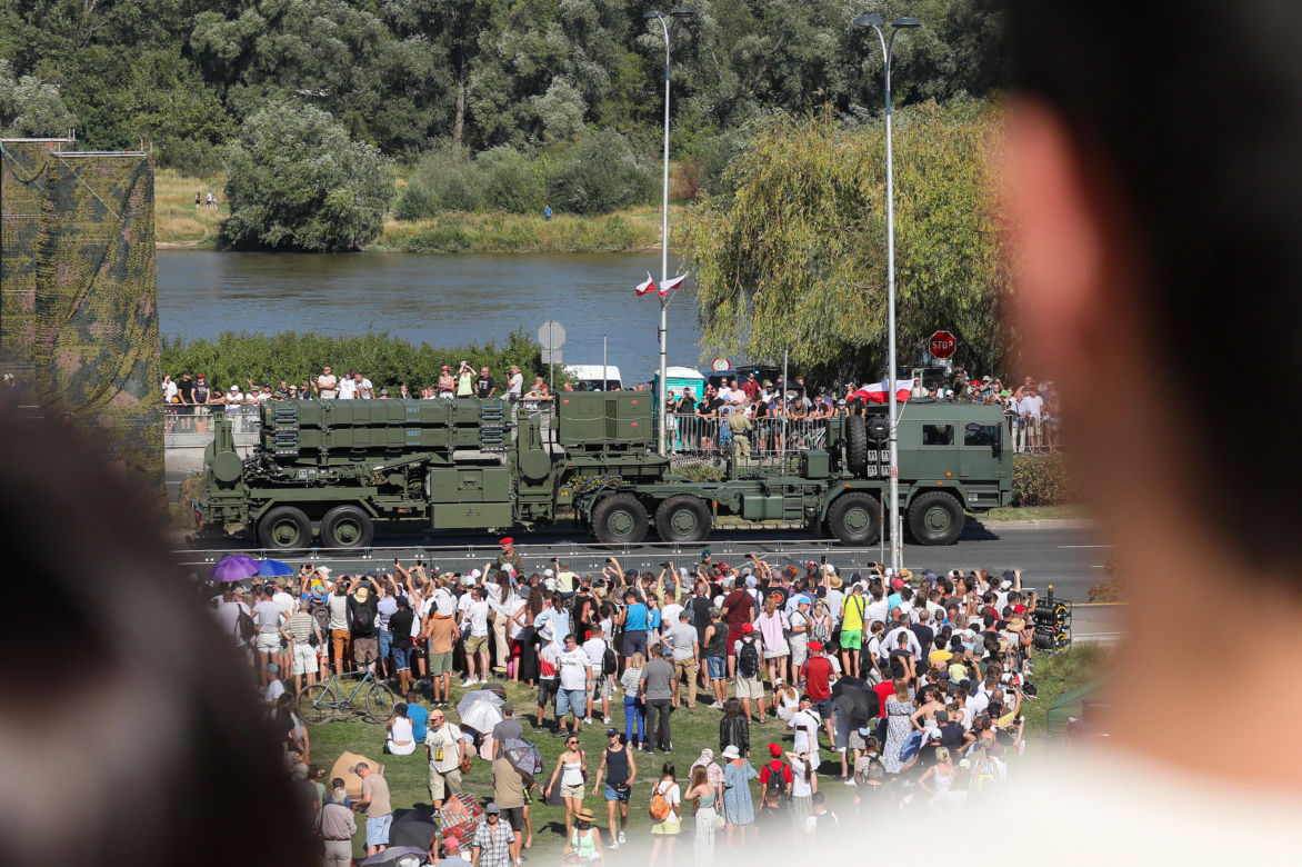 Święto Wojska Polskiego w Warszawie. Tłumy przyszły obejrzeć defiladę