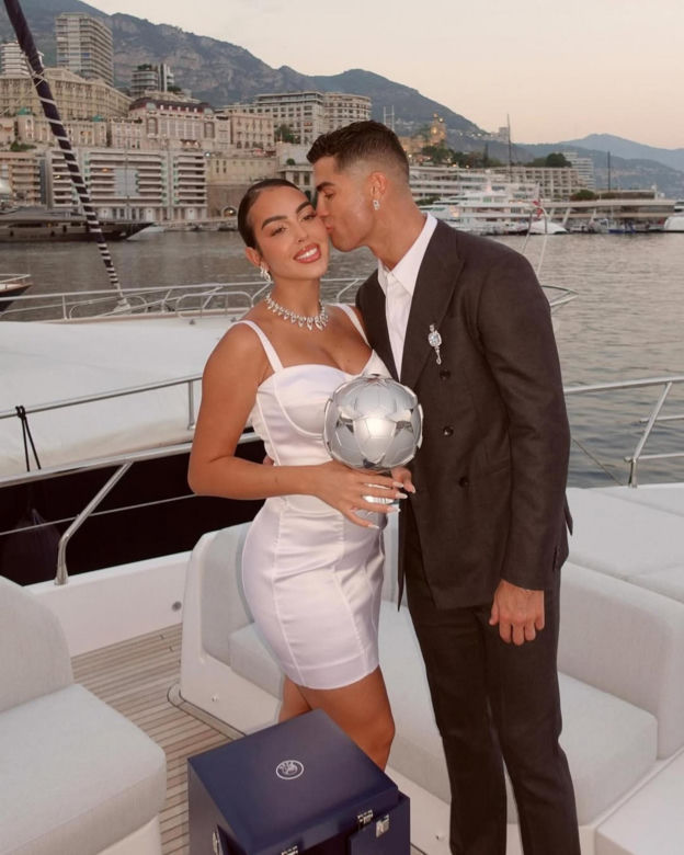 Cristiano Ronaldo zaręczył się ukochanej! Georgina Rodriguez powiedziała "TAK"!