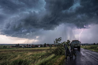 Front burzowy nad Polską. Tysiące interwencji, żołnierze WOT w gotowości