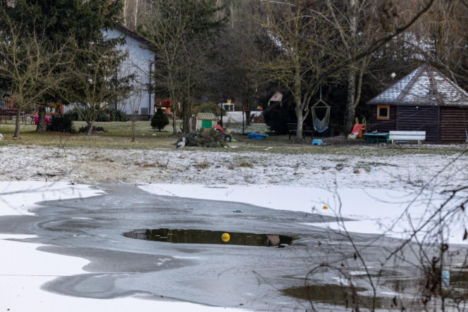 Wiktorek wpadł z mamą do stawu