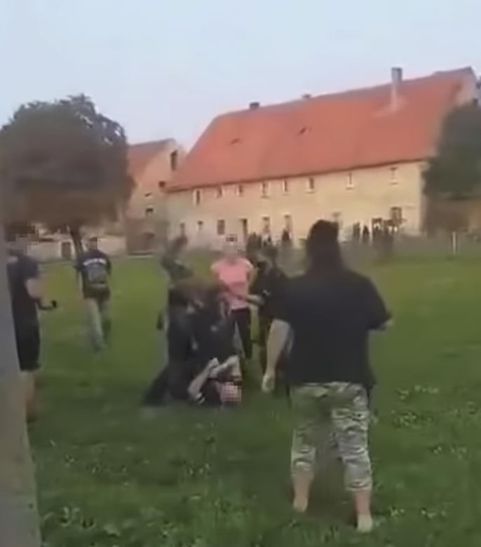 Pobili policjantów w Pastuchowie