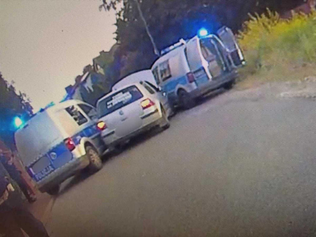 Pijany kierowca przygniótł policjanta do barierek. Szaleńczy pościg ulicami Warszawy 