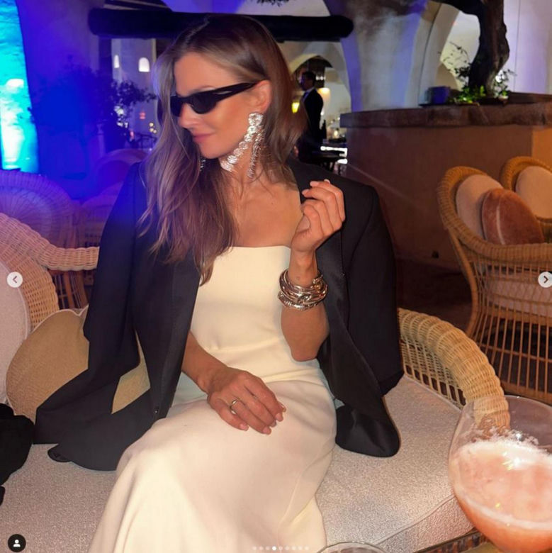 Anna Lewandowska w sukni polskiej marki