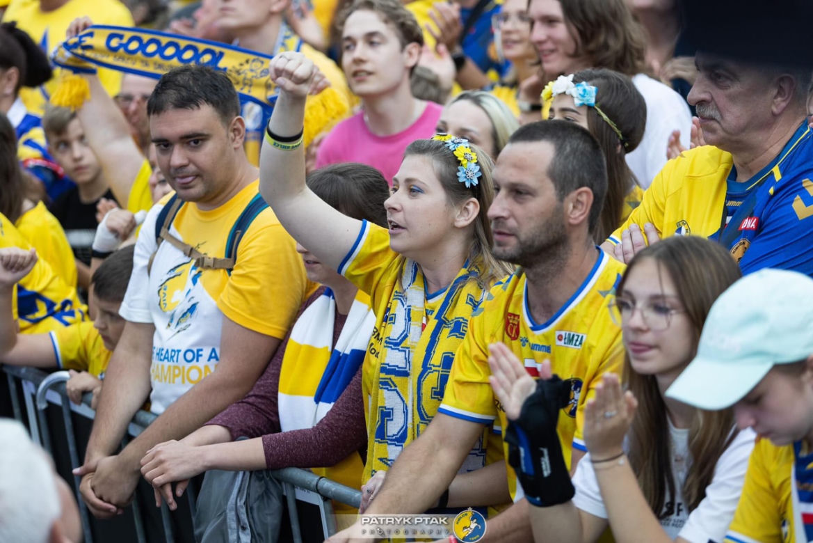 Wielka feta na Rynku. Kibice świętowali sukces Łomży Vive Kielce