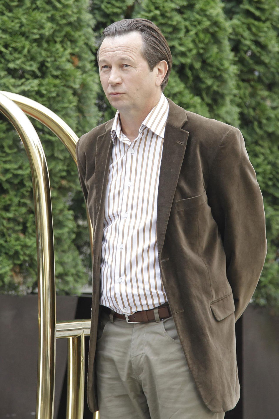 Piotr Cyrwus kiedyś i dziś. Tak przez lata zmieniał się aktor znany z roli Ryśka w "Klanie"