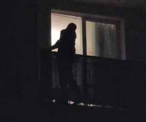 Groził skokiem z balkonu na Ochocie. Szybka akcja służb ratunkowych