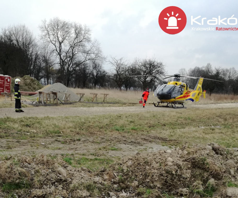 Nie żyje mężczyzna przygnieciony przez busa w warsztacie samochodowym
