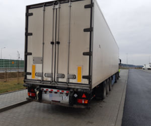Uciekał przed ITD, bo bał się konsekwencji. Kierowca ciężarówki jechał na magnesie