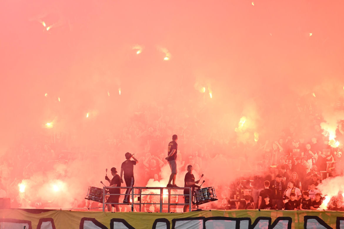 Komplet widzów przywitał nowy sezon w Szczecinie! Poszukaj się na zdjęciach z meczu Pogoń - Legia