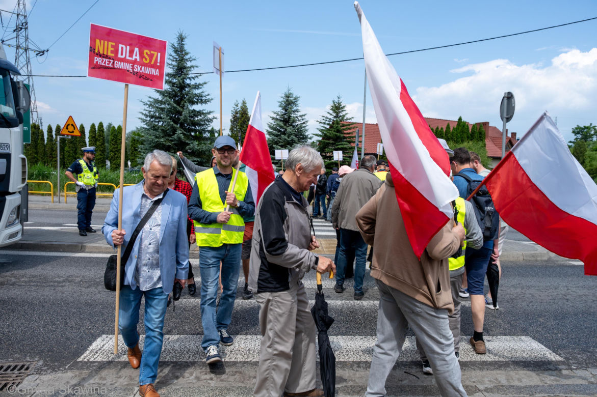 Mieszkańcy Skawiny wyszli na ulicę przeciwko przebiegowi S7 przez gminę