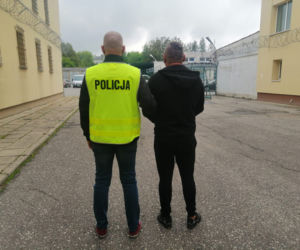 Łódzkie. Tytoniowy, nielegalny biznes rozbity. Policja przechwyciła 25 tysięcy papierosów!  