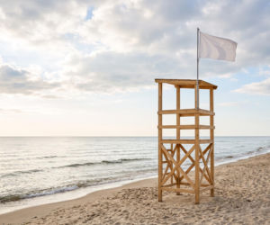 Sinice Mielno. Czy w Mielnie można się kąpać 28.08? Flaga, warunki pogodowe