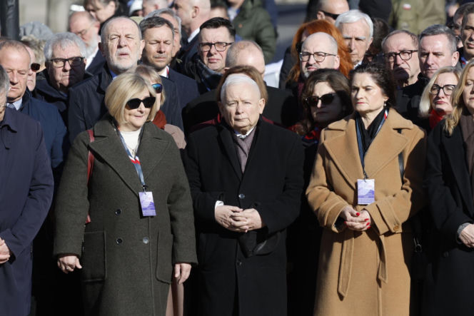 Rocznica katastrofy smoleńskiej. Prezydent Nawrocki uczcił pamięć zmarłych