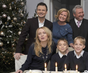 KLAN - Wigilia w 2011 roku. Michał (Daniel Zawadzki), Elżbieta (Barbara Bursztynowicz), Jerzy (Andrzej Grabarczyk), Kinga (Katarzyna Tlałka)
