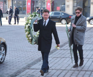 Rodzina na pogrzebie Królikowskiego