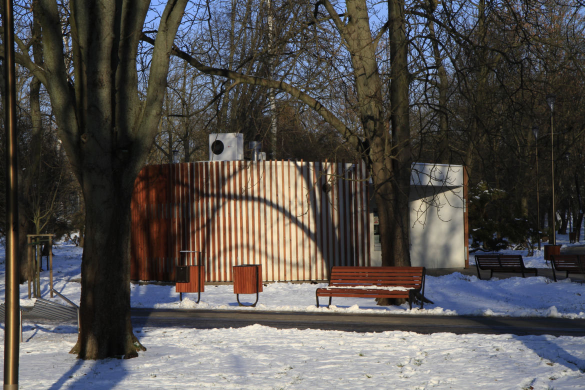 Park Ludowy w Lublinie oprószony śniegiem. Zobacz zdjęcia ze spaceru!