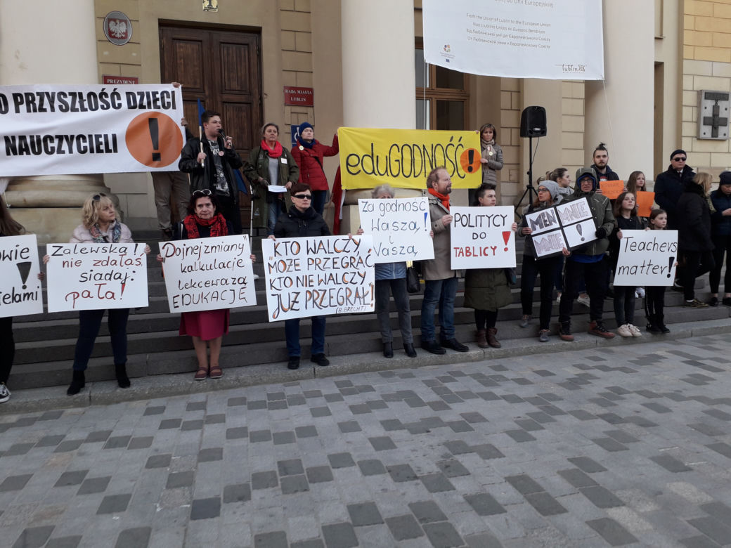 Pikieta poparcia dla nauczycieli