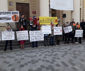 Pikieta poparcia dla nauczycieli