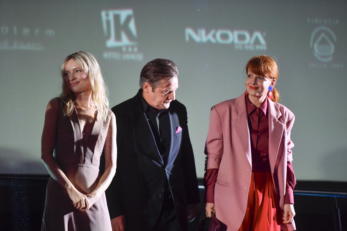 To najmodniejszy kolor tego sezonu. Karolina Gruszka pokazuje, jak go nosić