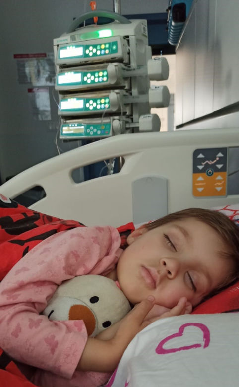 Groźny nowotwór zmienił jej życie w koszmar. Pomóżmy 5-letniej Mai ze Świdwina!