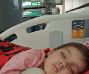 Groźny nowotwór zmienił jej życie w koszmar. Pomóżmy 5-letniej Mai ze Świdwina!