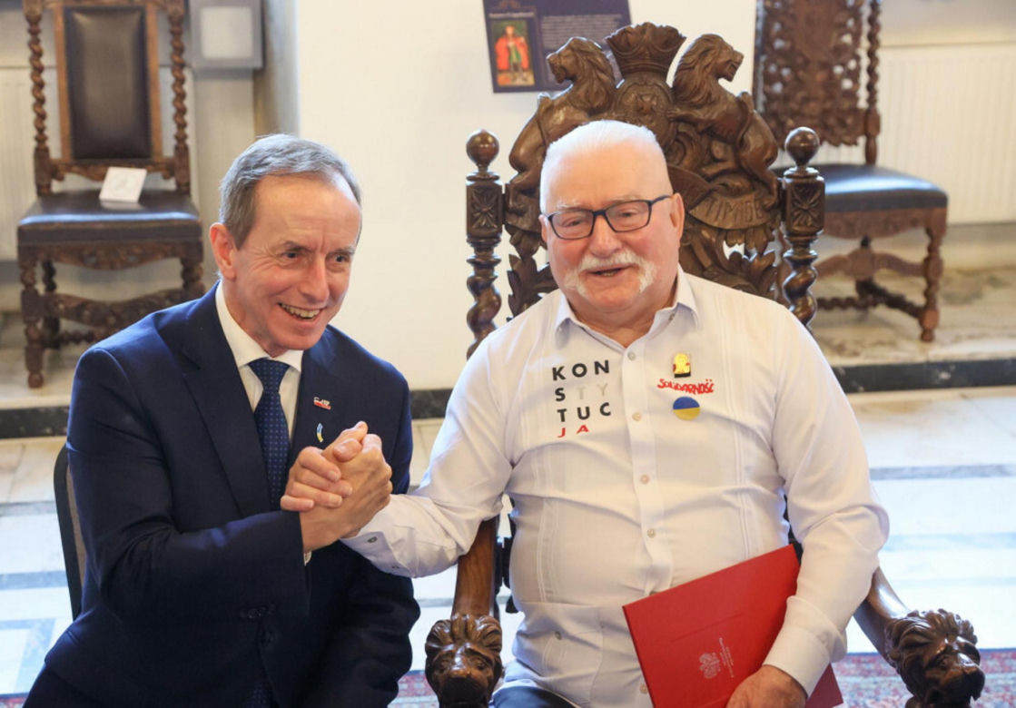 Huczne urodziny Lecha Wałęsy
